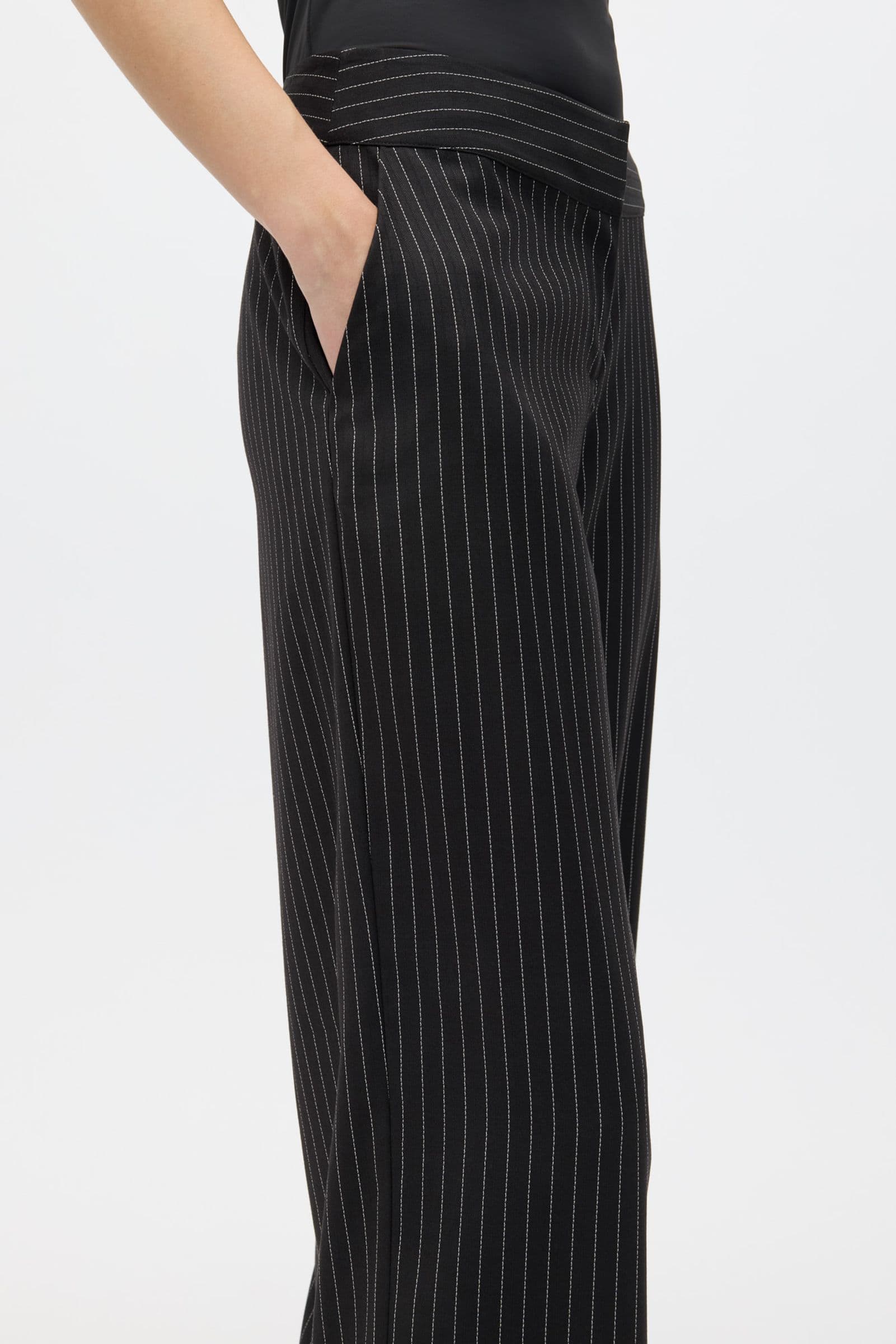 ENKRYPTON PANTS 7365 Black Pinstripe
