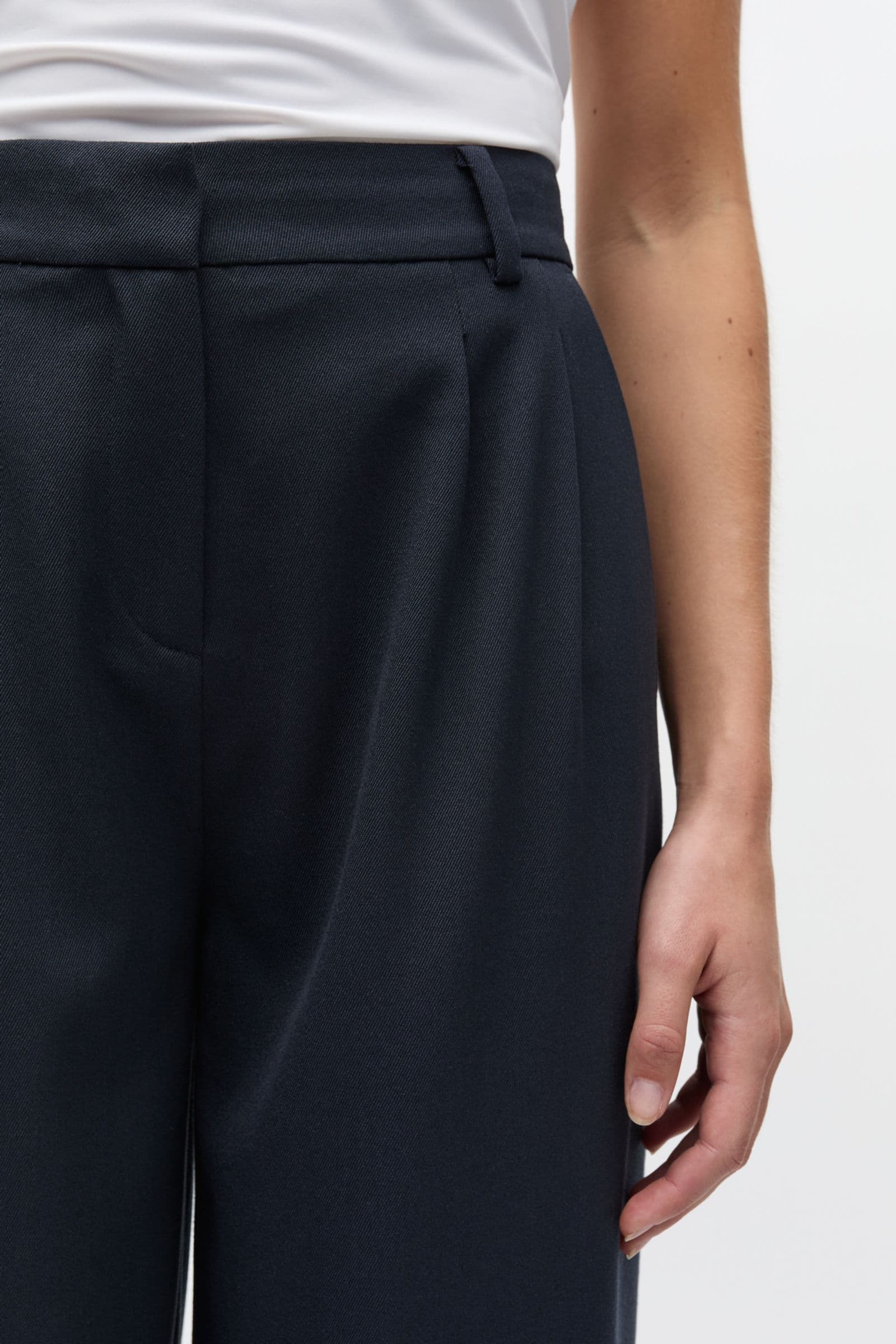 ENDORE PANTS 7092 Salute